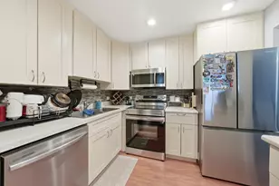 5840 W 104th St, Oak Lawn, IL 60453 - Photo 9