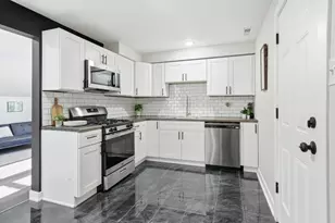 11576 S La Salle St, Chicago, IL 60628 - Photo 7