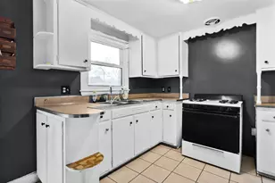 500 California Ave, Aurora, IL 60506 - Photo 7