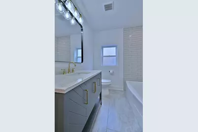 2429 Ridgeland Avenue, Berwyn, IL 60402 - Photo 9