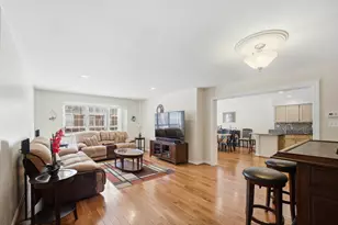 883 Sparta Ct, Vernon Hills, IL 60061 - Photo 5