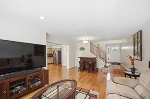 883 Sparta Ct, Vernon Hills, IL 60061 - Photo 7