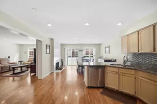 883 Sparta Ct, Vernon Hills, IL 60061 - Photo 11