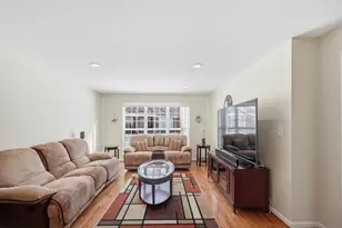 883 Sparta Ct, Vernon Hills, IL 60061 - Photo 7