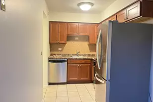 9 Tower Ct, Downers Grove, IL 60516 - Photo 7