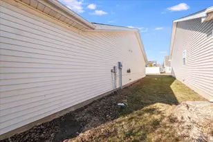 702 Bardeen Ln, Champaign, IL 61822 - Photo 25