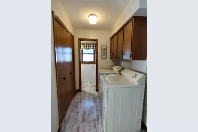 1221 Warren Avenue, Belvidere, IL 61008 - Photo 29