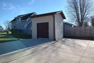 1221 Warren Ave, Belvidere, IL 61008 - Photo 13