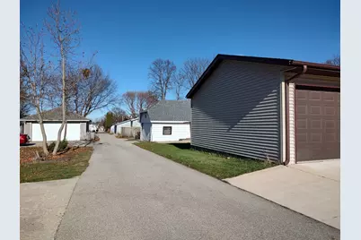 1221 Warren Avenue, Belvidere, IL 61008 - Photo 7