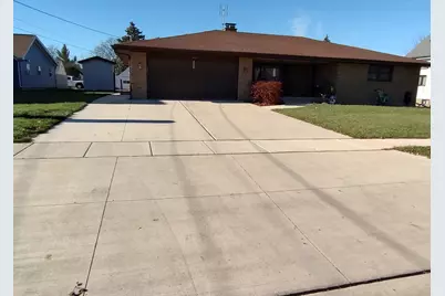 1221 Warren Avenue, Belvidere, IL 61008 - Photo 3