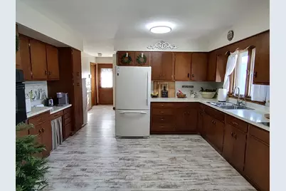 1221 Warren Avenue, Belvidere, IL 61008 - Photo 23