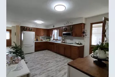 1221 Warren Avenue, Belvidere, IL 61008 - Photo 21