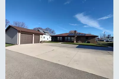 1221 Warren Avenue, Belvidere, IL 61008 - Photo 5