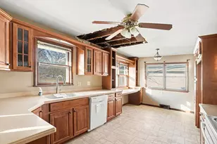 1124 W Hawkins St, Kankakee, IL 60901 - Photo 7