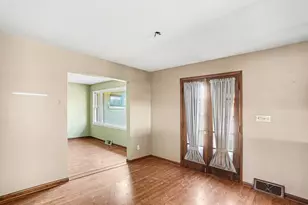 1124 W Hawkins St, Kankakee, IL 60901 - Photo 5