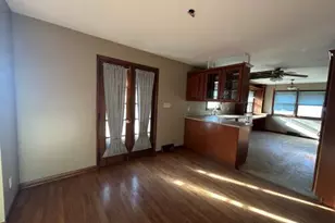 1124 W Hawkins St, Kankakee, IL 60901 - Photo 5