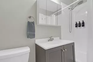 8856 N Northshore Dr, Des Plaines, IL 60016 - Photo 15