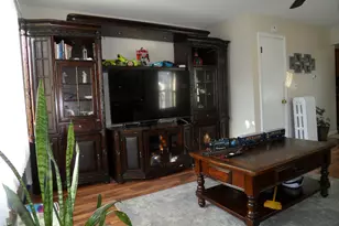 572 4th Ave, Aurora, IL 60505 - Photo 11