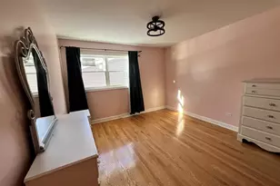 37 N Channel Dr, Round Lake Beach, IL 60073 - Photo 9