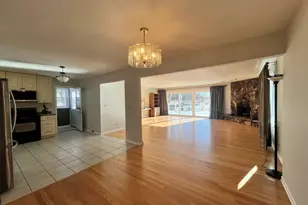 37 N Channel Dr, Round Lake Beach, IL 60073 - Photo 5