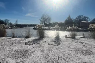 37 N Channel Dr, Round Lake Beach, IL 60073 - Photo 21