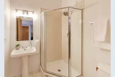 1935 N Fairfield Avenue #203, Chicago, IL 60647 - Photo 21