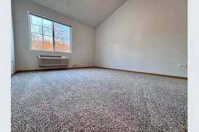 2427 Silverstone Drive #2427, Carpentersville, IL 60110 - Photo 3