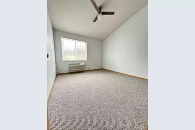 2427 Silverstone Drive #2427, Carpentersville, IL 60110 - Photo 5