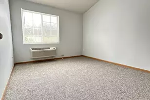 2427 Silverstone Dr, Carpentersville, IL 60110 - Photo 5