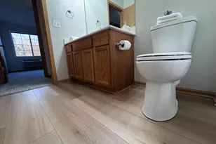 2427 Silverstone Dr, Carpentersville, IL 60110 - Photo 11