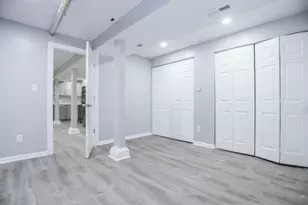 1315 W Eddy St, Chicago, IL 60657 - Photo 9