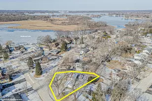 35049 N Edgewater Ln, Ingleside, IL 60041 - Photo 3