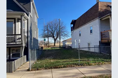 3329 N Drake Avenue, Chicago, IL 60618 - Photo 1