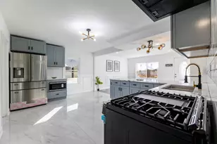 21641 Gailine Ave, Sauk Village, IL 60411 - Photo 13