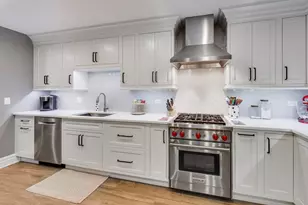 643 W Roscoe Ave, Chicago, IL 60657 - Photo 7