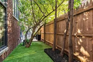 643 W Roscoe Ave, Chicago, IL 60657 - Photo 17