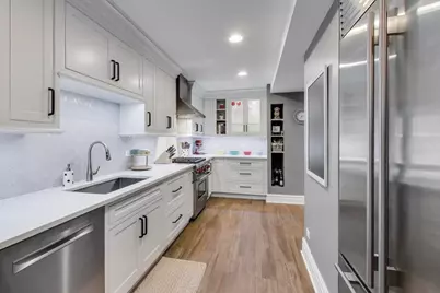 643 W Roscoe Avenue #D1, Chicago, IL 60657 - Photo 9