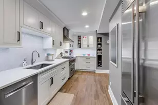 643 W Roscoe Ave, Chicago, IL 60657 - Photo 9