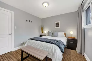 8612 Lawndale Ave, Skokie, IL 60076 - Photo 9