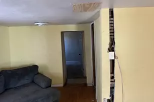 405 W Bissell St, Bloomington, IL 61701 - Photo 11