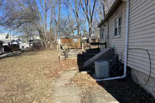 405 W Bissell St, Bloomington, IL 61701 - Photo 3