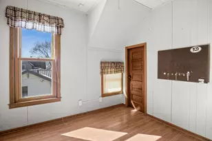 306 S 5th St, Kirkland, IL 60146 - Photo 23