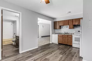 15818 Terrace Dr, Oak Forest, IL 60452 - Photo 11