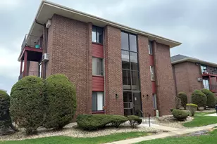 15818 Terrace Dr, Oak Forest, IL 60452 - Photo 1