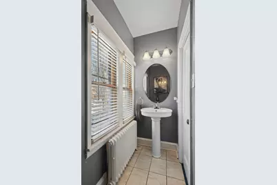 2233 W Greenleaf Avenue, Chicago, IL 60645 - Photo 11