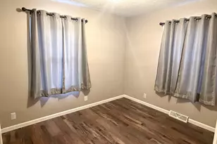 1238 Creve Coeur St, Lasalle, IL 61301 - Photo 7