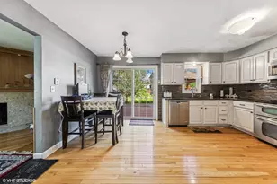 121 S Parkside Ave, Glen Ellyn, IL 60137 - Photo 7