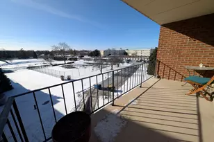 18 E Old Willow Rd, Prospect Heights, IL 60070 - Photo 11