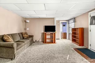 2 N Van Buren St, Newark, IL 60541 - Photo 7