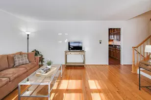 504 W Braeside Dr, Arlington Heights, IL 60004 - Photo 5